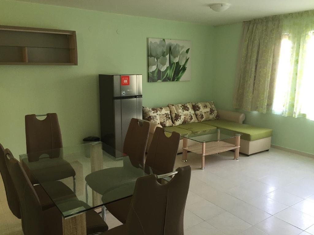 Apartments In Complex Chateau Nessebar Sveti Vlas Bagian luar foto