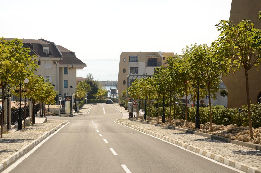 Apartments In Complex Chateau Nessebar Sveti Vlas Bagian luar foto