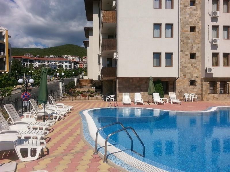 Apartments In Complex Chateau Nessebar Sveti Vlas Bagian luar foto
