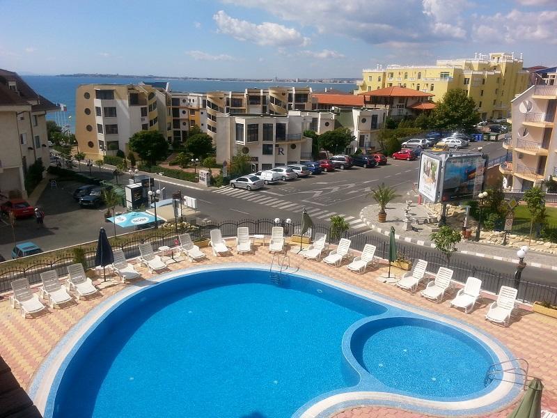 Apartments In Complex Chateau Nessebar Sveti Vlas Bagian luar foto