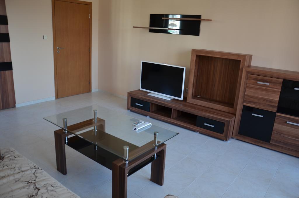 Apartments In Complex Chateau Nessebar Sveti Vlas Bagian luar foto
