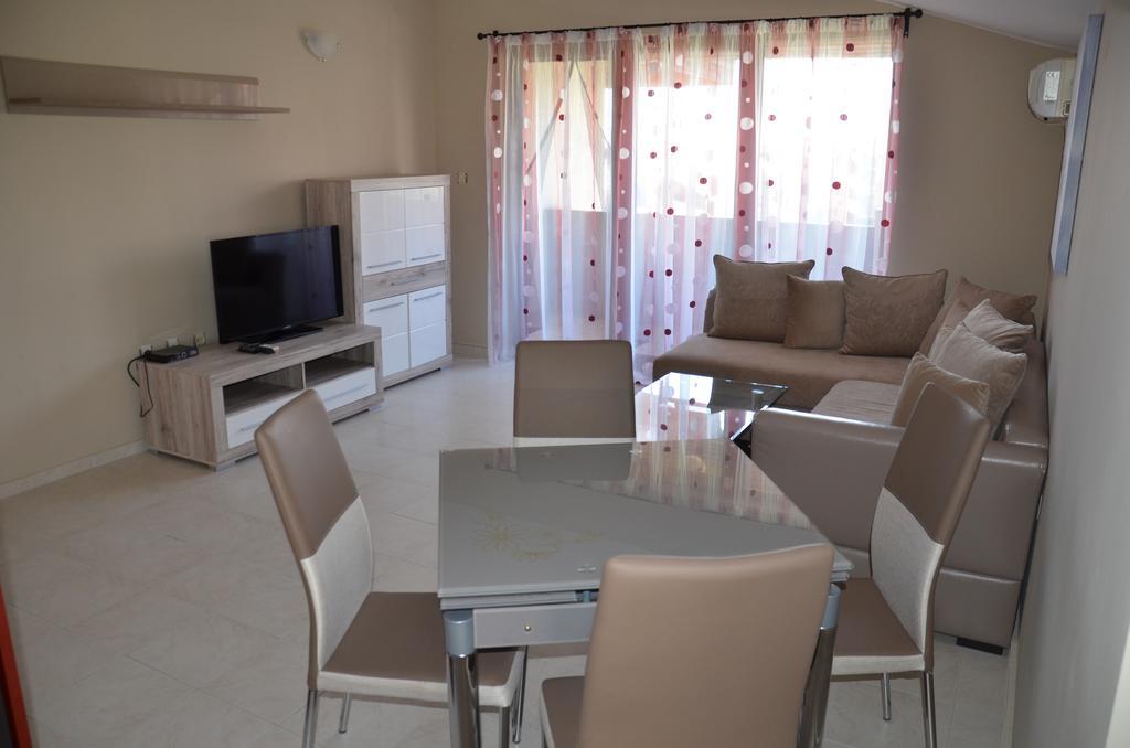 Apartments In Complex Chateau Nessebar Sveti Vlas Bagian luar foto