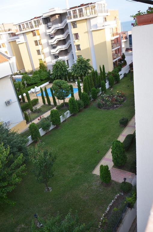 Apartments In Complex Chateau Nessebar Sveti Vlas Bagian luar foto