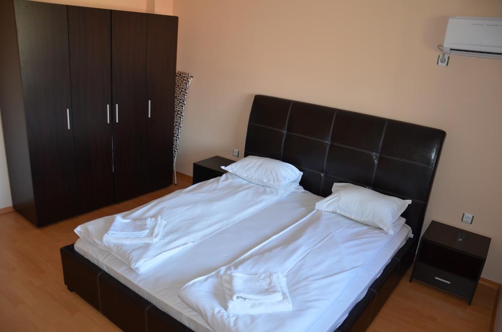 Apartments In Complex Chateau Nessebar Sveti Vlas Bagian luar foto