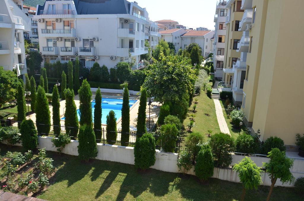 Apartments In Complex Chateau Nessebar Sveti Vlas Bagian luar foto