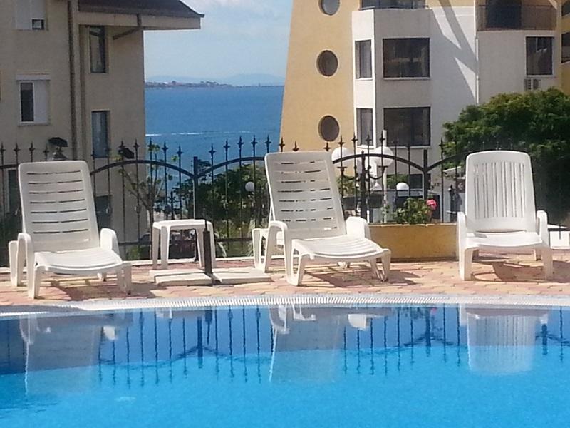 Apartments In Complex Chateau Nessebar Sveti Vlas Bagian luar foto